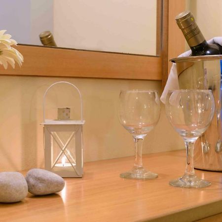 Junior Hotel Iria Zewnętrze zdjęcie